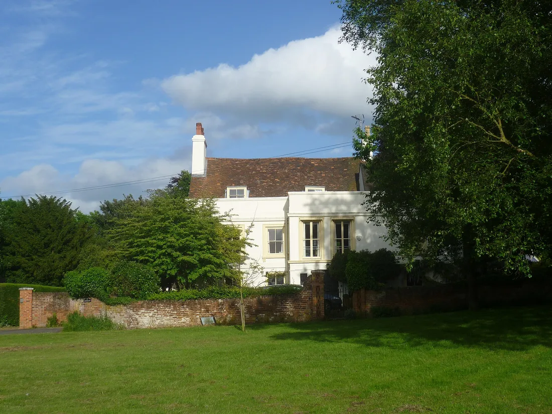 The village green at Bessels Green, on the southern side of the A25 Westerham Road